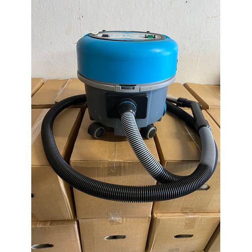 609 - I-Vac C6 heavy duty tub vacuum cleaner.  Ideal for home or commercial use.