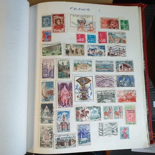 162 - World collection in Red springback album - looks to be fairly basic Est £5-10