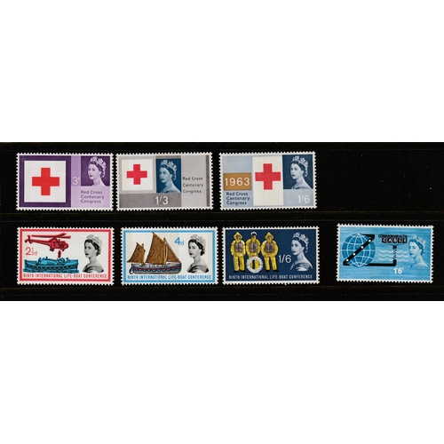 527 - 1963 'Phosphors' - Lifeboats, Red Cross Centenary and COMPAC Cable, all inLightly Mounted Mint condi... 
