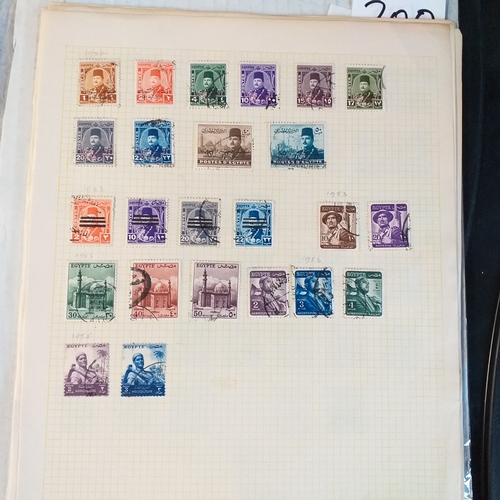 200 - Egypt used collection on 7 pages - 217 stamps from early to 1960's Est £10