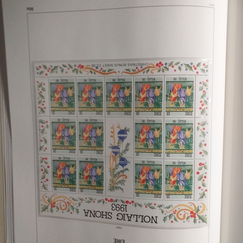 226 - Quality Davo prepinted EIRE album - 1922 -1996 - Superb condition - 80% complete - M/used (many MNH)... 