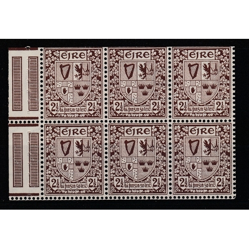 535 - SG 115a - 1941 2½d Booklet pane 6 - 2 Never hinged 4 hinged