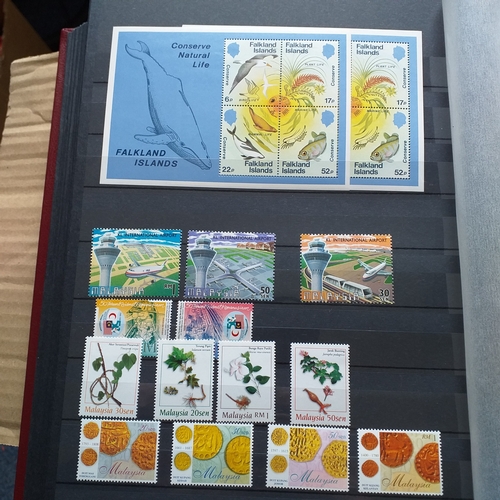 12 - Box:  6  part remaindered collections; Hong Kong, New Zealand, Pacific Islands, Caribbean Islands. G... 