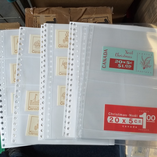 21 - Booklets: Shoe box with a fully described Canadian collection combined with booklets from New Zealan... 