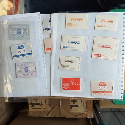 21 - Booklets: Shoe box with a fully described Canadian collection combined with booklets from New Zealan... 