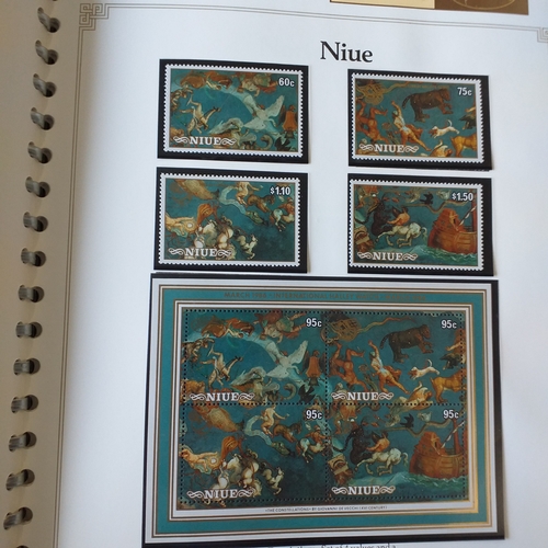 26 - Box: 6 Collections including Australia (1991 ? 2004 Mounted Mint + Used) Haley?s Comet (Commonwealth... 