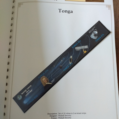 26 - Box: 6 Collections including Australia (1991 ? 2004 Mounted Mint + Used) Haley?s Comet (Commonwealth... 