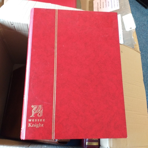 26 - Box: 6 Collections including Australia (1991 ? 2004 Mounted Mint + Used) Haley?s Comet (Commonwealth... 