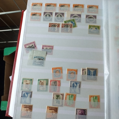 26 - Box: 6 Collections including Australia (1991 ? 2004 Mounted Mint + Used) Haley?s Comet (Commonwealth... 