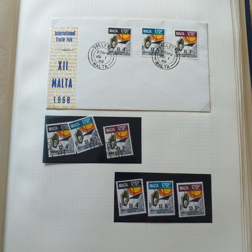 26 - Box: 6 Collections including Australia (1991 ? 2004 Mounted Mint + Used) Haley?s Comet (Commonwealth... 