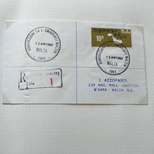 26 - Box: 6 Collections including Australia (1991 ? 2004 Mounted Mint + Used) Haley?s Comet (Commonwealth... 