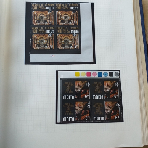 26 - Box: 6 Collections including Australia (1991 ? 2004 Mounted Mint + Used) Haley?s Comet (Commonwealth... 