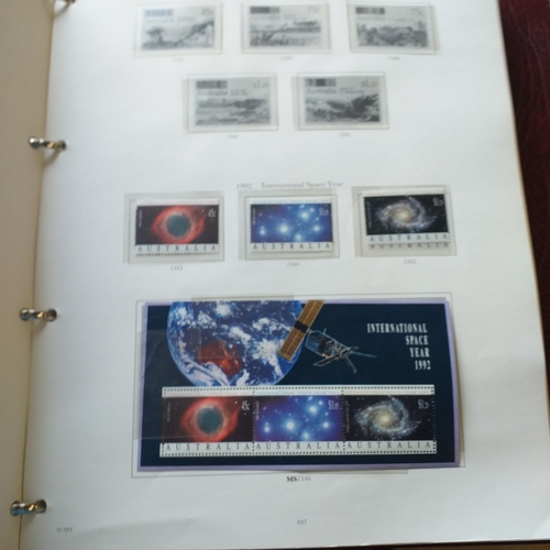 26 - Box: 6 Collections including Australia (1991 ? 2004 Mounted Mint + Used) Haley?s Comet (Commonwealth... 