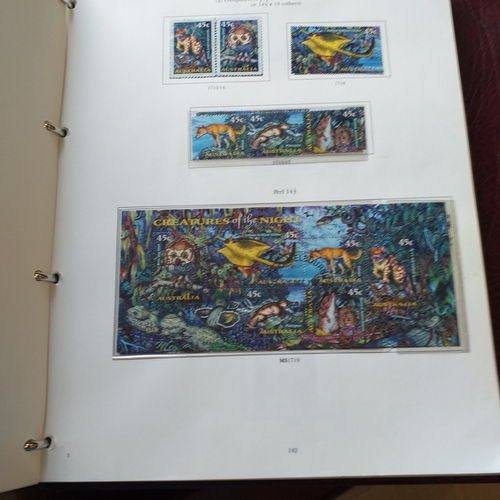 26 - Box: 6 Collections including Australia (1991 ? 2004 Mounted Mint + Used) Haley?s Comet (Commonwealth... 