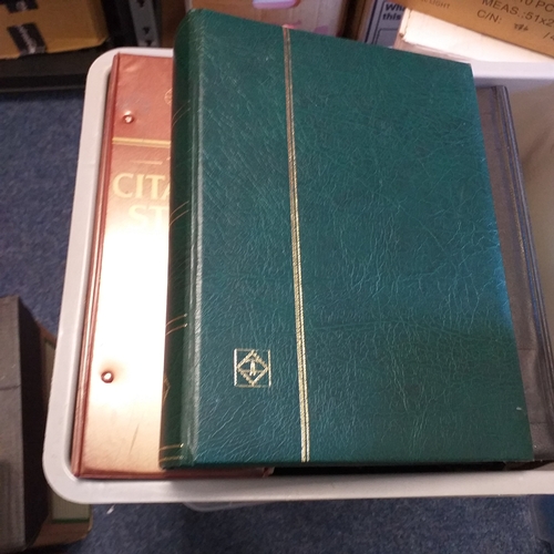 37 - Glory box of world collections in albums and stock books (6 good stock books), Large Citation stamp ... 