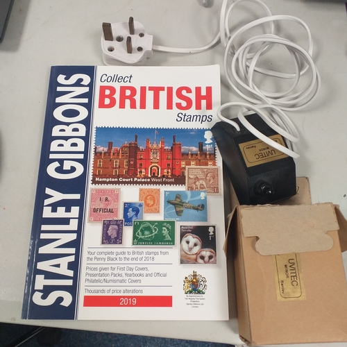 30 - Ice cream container containing approximately 150+ 2 row stock cards of early GB QV to KEVIII, some m... 