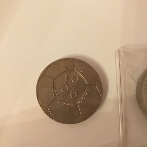 33 - 5 x 2 coins - 1986 Commonwealth Games (EF), 1989 Tercentenary of Bill of Rights (EF), 1995 End of W... 