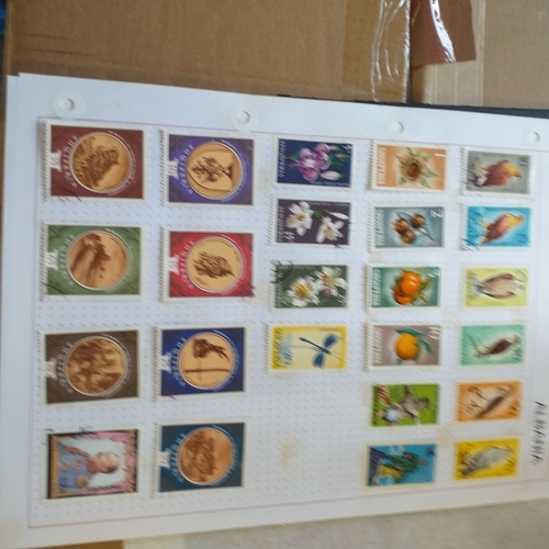 153 - Albania small collection on 13 album pages and 3 stock cards, mint / used with the odd set CTO stron... 