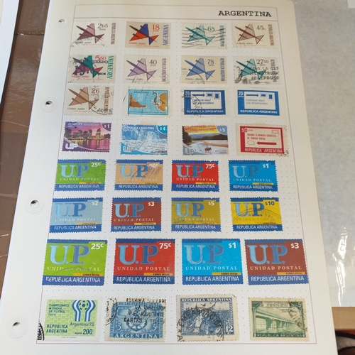 157 - Argentina collection on approx 20 pages, mainly mint from early to recent.