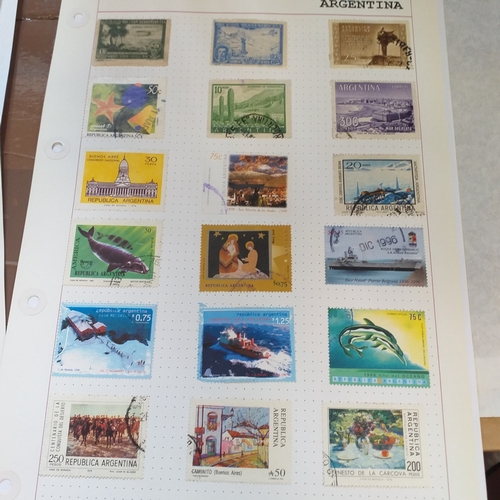 157 - Argentina collection on approx 20 pages, mainly mint from early to recent.
