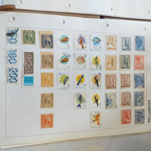 157 - Argentina collection on approx 20 pages, mainly mint from early to recent.