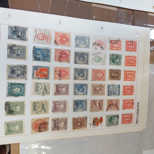 157 - Argentina collection on approx 20 pages, mainly mint from early to recent.