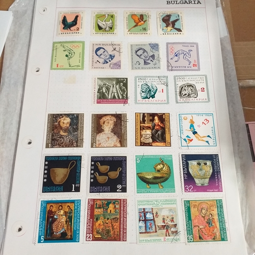 175 - Bulgaria collection mint and used with the odd issue CTO, bulk of the collection is from 1911 to 196... 