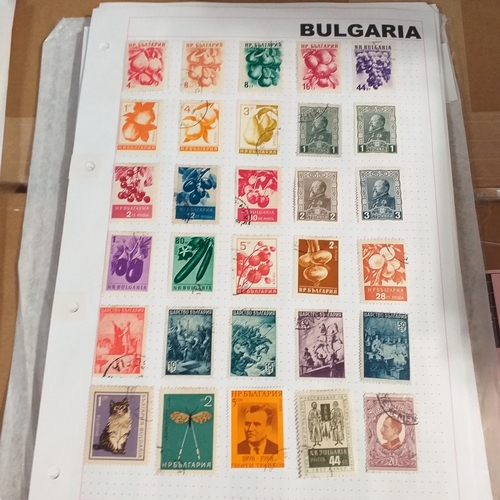 175 - Bulgaria collection mint and used with the odd issue CTO, bulk of the collection is from 1911 to 196... 