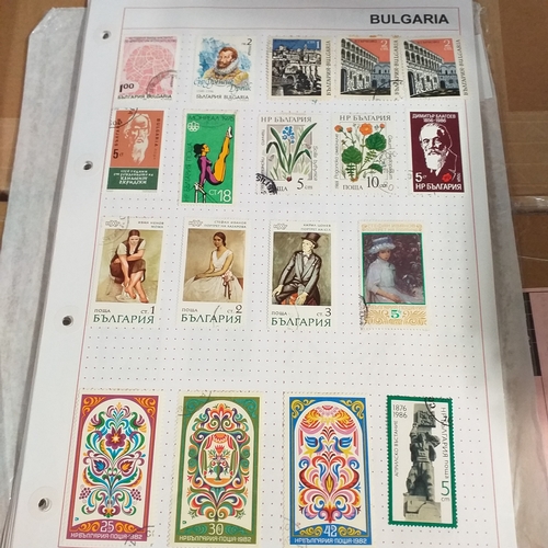 175 - Bulgaria collection mint and used with the odd issue CTO, bulk of the collection is from 1911 to 196... 