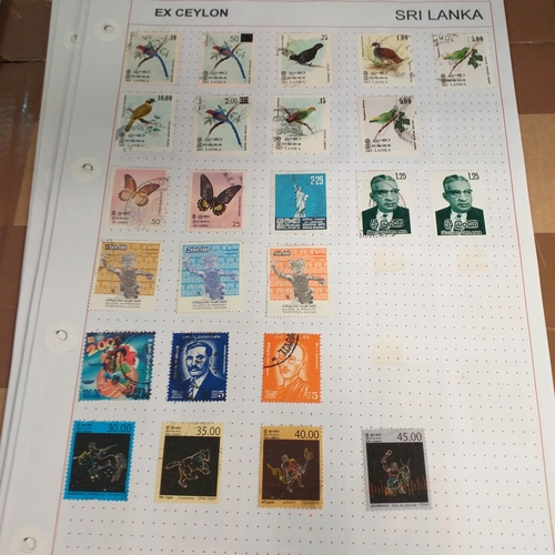 183 - Ceylon (Sri Lanka) small collection on 30+ album pages/stock cards, good selection with QV to 1/- KG... 