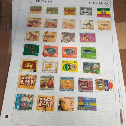 183 - Ceylon (Sri Lanka) small collection on 30+ album pages/stock cards, good selection with QV to 1/- KG... 