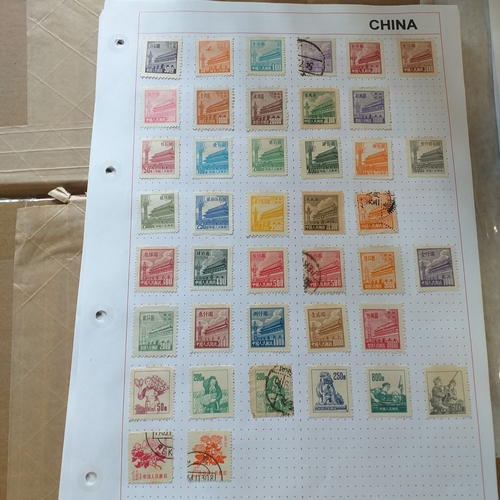 185 - China nice collection on approx 50 + album pages with issues from early to late 1990's, mostly mint,... 