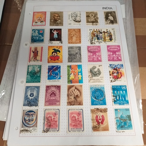 231 - India collection on 40+ album sheets / stock cards from early to 2010 approx, with a selection of In... 