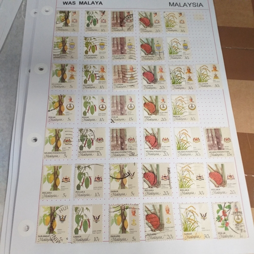 249 - Malaysia from 1970 to early 2000's collection on 30+ album sheets good selection of commemorative is... 