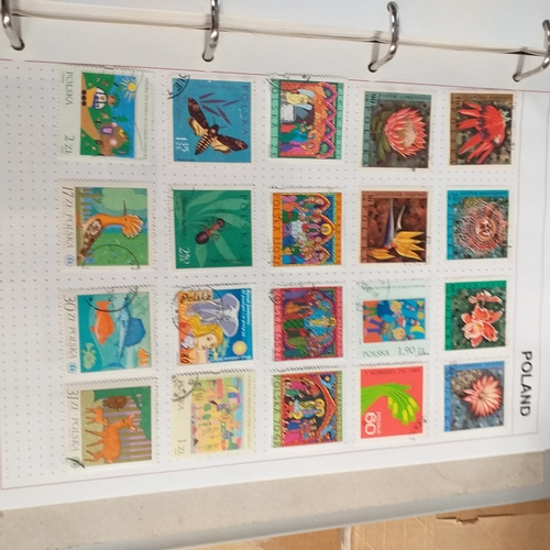 272 - Poland collection in 4 ring binder from 1920's to early 2000's, ideal for thematics with many sets p... 
