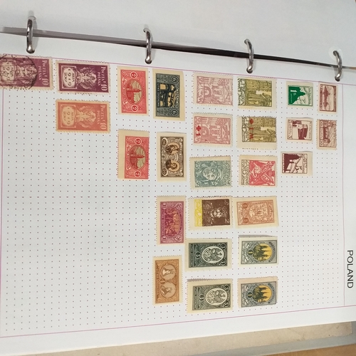 272 - Poland collection in 4 ring binder from 1920's to early 2000's, ideal for thematics with many sets p... 