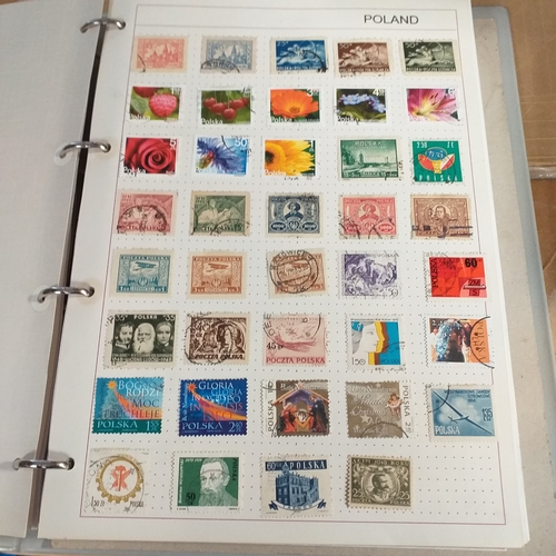 272 - Poland collection in 4 ring binder from 1920's to early 2000's, ideal for thematics with many sets p... 