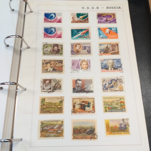 277 - Russia collection in 4 ring binder, mint and used from early to 1990's, many 100's with a good selec... 