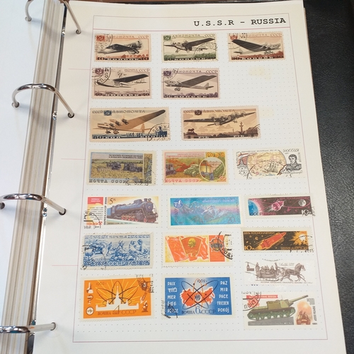 277 - Russia collection in 4 ring binder, mint and used from early to 1990's, many 100's with a good selec... 