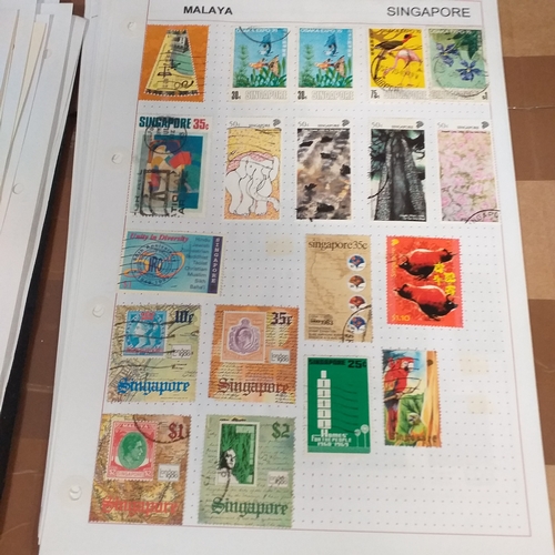 288 - Singapore collection on approx 30 album pages / stock cards, with bulk of the collection QE2 issues ... 