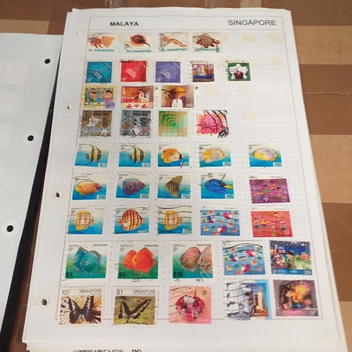 288 - Singapore collection on approx 30 album pages / stock cards, with bulk of the collection QE2 issues ... 