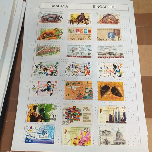 288 - Singapore collection on approx 30 album pages / stock cards, with bulk of the collection QE2 issues ... 