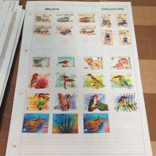 288 - Singapore collection on approx 30 album pages / stock cards, with bulk of the collection QE2 issues ... 