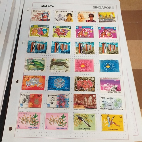 288 - Singapore collection on approx 30 album pages / stock cards, with bulk of the collection QE2 issues ... 