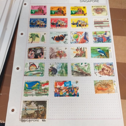288 - Singapore collection on approx 30 album pages / stock cards, with bulk of the collection QE2 issues ... 