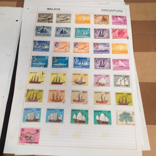288 - Singapore collection on approx 30 album pages / stock cards, with bulk of the collection QE2 issues ... 