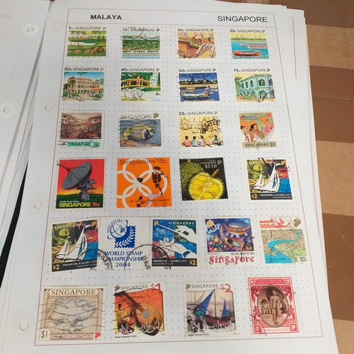 288 - Singapore collection on approx 30 album pages / stock cards, with bulk of the collection QE2 issues ... 