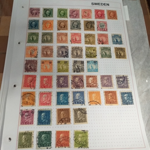 293 - Sweden collection on approx 35+ album pages, from early to early 2000's, earlier issues show good po... 