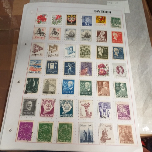 293 - Sweden collection on approx 35+ album pages, from early to early 2000's, earlier issues show good po... 