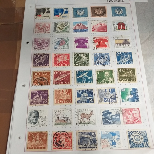 293 - Sweden collection on approx 35+ album pages, from early to early 2000's, earlier issues show good po... 